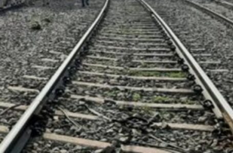 गलत ट्रेन में चढ़ने का हुआ अहसास, 5 लोग ट्रेन से कूदे, 1 की मौत