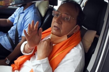 अरुण सिंह चर्चा के लिए येदियुरप्पा के आवास पहुंचे