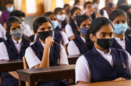 राजस्थान : सरकारी स्कूलों को खोलने के फ़ैसलें से उपजा विवाद, गहलोत ने गठित की पांच मंत्रियों की समिति