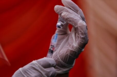 डेल्टा वेरिएंट के खिलाफ चीनी वैक्सीन पर देशों का विश्वास कम होने के मिल रहे संकेत