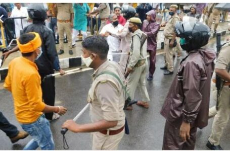 यूपी के ब्लॉक प्रमुख चुनाव में दिन भर बवाल,विपक्ष का सरकार पर तानाशाही का आरोप