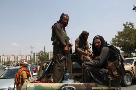 तालिबान की वापसी से अफगानिस्तान में हिजाब, पगड़ी की कीमतों में आया उछाल