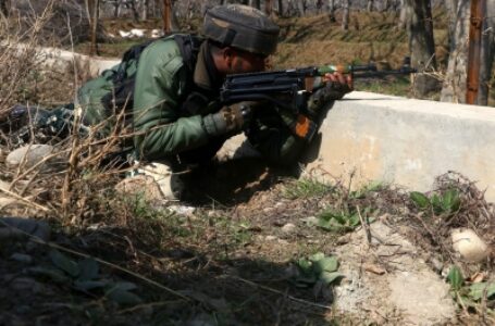 कश्मीर मुठभेड़ में 2 आतंकवादी मारे गए