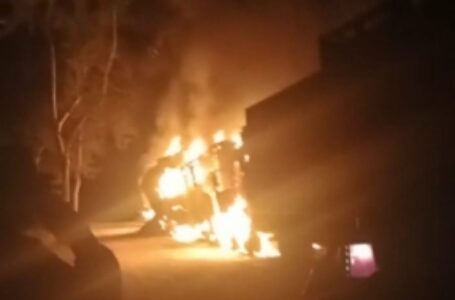 असम में उग्रवादियों ने 5 ट्रक चालकों की हत्या की, वाहनों में लगाई आग