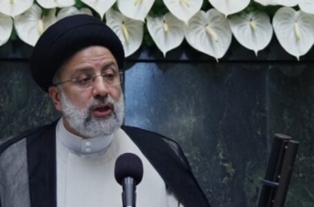 ईरानी राष्ट्रपति ने महामारी से लड़ने का संकल्प लिया