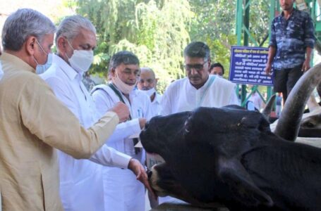 गौ उत्पादों के निर्माण के लिए आधुनिक व वैज्ञानिक पद्धतियों का समावेश करने की जरुरत- रुपाला (विश्व पशु कल्याण दिवस  पर विशेष )