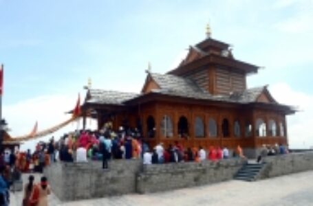 नवरात्रि शुरू होते ही हिमाचल के मंदिरों में उमड़े श्रद्धालु
