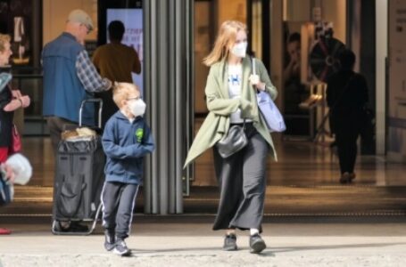 जर्मनी ने स्कूलों में मास्क पहनने की अनिवार्यता में ढील देना शुरू किया