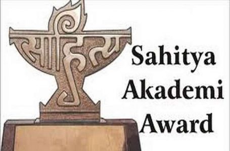 हिंदी के लिए दया प्रकाश सिन्हा, अंग्रेज़ी के लिए नमिता गोखले साहित्य अकेडमी पुरस्कार मिला