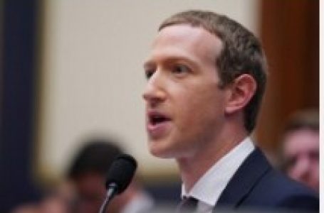 अखिलेश के खिलाफ फेसबुक पोस्ट को लेकर जुकरबर्ग के खिलाफ एफआईआर दर्ज