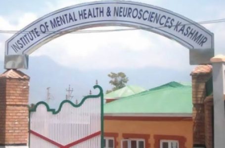 मानसिक रोगी की मौत पर रो पड़े डॉक्टर: कश्मीर