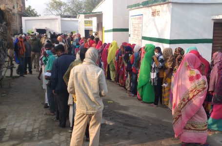 यूपी चुनावः पांचवें चरण का मतदान जारी, 693 प्रत्याशियों के भाग्य का फैसला करेंगे 2.25 करोड़ मतदाता