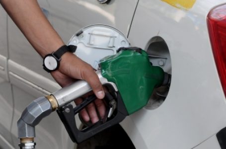 क्रूड ऑयल की कीमतों में बढ़ोतरी के कारण पेट्रोल की कीमतों में लग सकती है आग