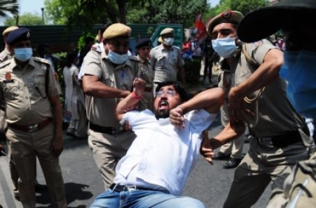 जिग्नेश मेवाणी की गिरफ्तारी का यूथ कांग्रेस ने किया विरोध