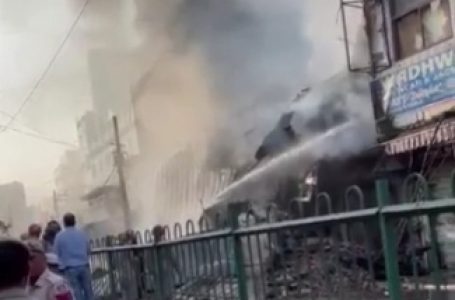 दिल्ली की फैक्ट्री में लगी आग, 9 लोग घायल