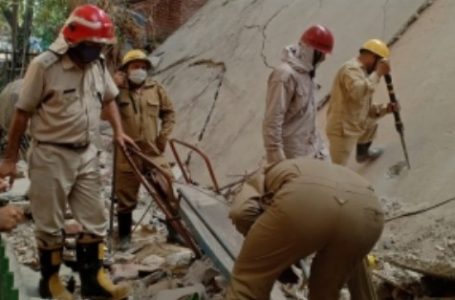 दिल्ली में घर गिरने से 5 मजदूर फंसे