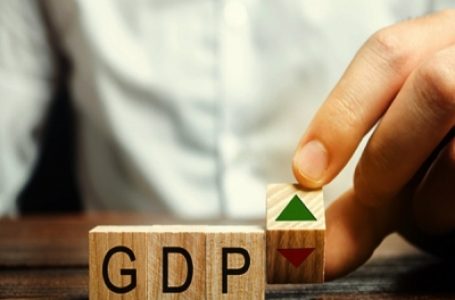 आरबीआई ने जीडीपी वृद्धि दर अनुमान घटाया