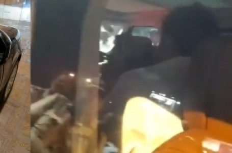भीड़ ने महाराष्ट्र के मुख्यमंत्री के घर के पास भाजपा कार्यकर्ता की कार पर हमला किया