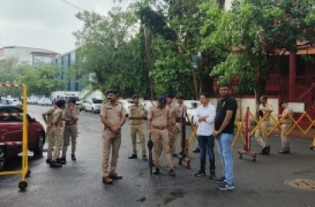 महाराष्ट्र : मंत्री एकनाथ शिंदे ने फूंका बगावत का बिगुल, सूरत के होटल में ठहरे शिवसेना के 25 विधायक