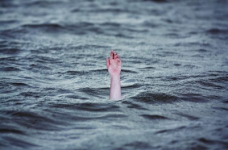 दिल्ली : यमुना नदी में तैरते समय चार लोगों की डूबने से मौत