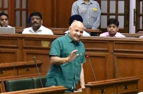 सर्विसेज को केजरीवाल सरकार से छीनकर केंद्र सरकार अधिकारियों के तबादले कर 6 लाख बच्चों के भविष्य के साथ खिलवाड़ कर रही है- मनीष सिसोदिया