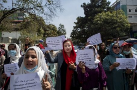 तालिबान ने काबुल में महिलाओं की रैली पर हमला कर तितर-बितर किया