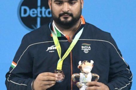 सीडब्ल्यूजी : लवप्रीत सिंह ने 109 किग्रा वेटलिफ्टिंग में कांस्य पदक जीता