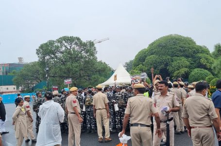 कांग्रेस विरोध मार्च : राहुल गांधी समेत कई नेताओं को दिल्ली पुलिस ने हिरासत में लिया