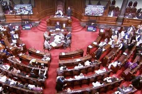 लोक सभा में कांग्रेस सांसदों का हंगामा, सदन की कार्यवाही दिन भर के लिए स्थगित