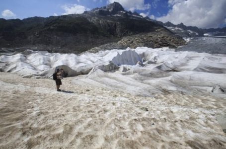 30 साल बाद स्विट्जरलैंड के ग्लेशियर पर मिला लापता व्यक्ति का शव