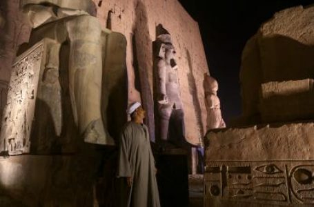 मिस्र में 3,300 साल पुराने ग्रेनाइट ताबूत का अनावरण