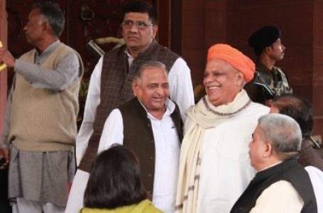 मुलायम सिंह की याद में बीजेपी सांसद ने किया ऑडिटोरियम का ऐलान