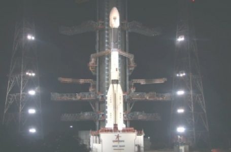 भारत के जीएसएलवी3 रॉकेट ने 36 वनवेब उपग्रहों के साथ उड़ान भरी