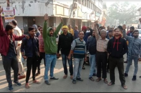 झारखंड के चक्रधरपुर में हिंदूवादी नेता की हत्या पर बवाल, पश्चिम सिंहभूम बंद, पुलिस का फ्लैग मार्च