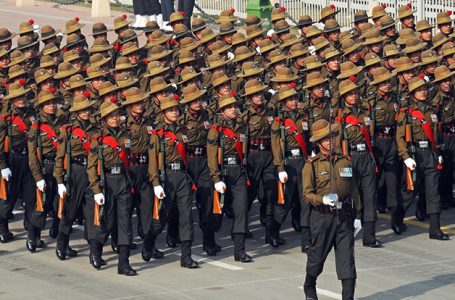 गणतंत्र दिवस परेड में स्वदेशी हथियारों की झलक, भारतीय तोप से 21 तोपों की सलामी