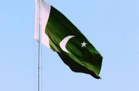 बिहार : पूर्णिया में एक घर पर पाकिस्तानी झंडा फहराया मिला