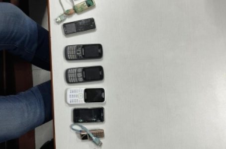 ढाई माह में जेलों से बरामद हुए 340 से अधिक फोन
