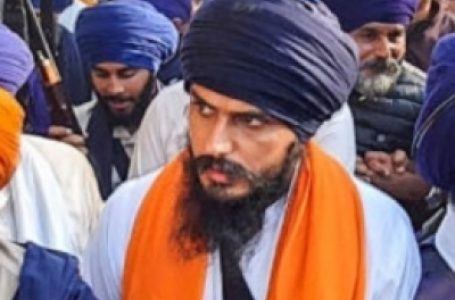 पूरे पंजाब में फ्लैग मार्च, सोमवार दोपहर तक मोबाइल इंटरनेट पर रोक