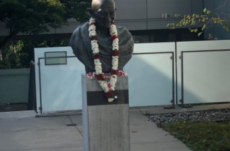 कनाडा में फिर तोड़ी गई महात्मा गांधी की प्रतिमा