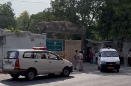 डीपीएस मथुरा रोड स्कूल को बम से उड़ाने की धमकी, खाली कराई गई बिल्डिंग