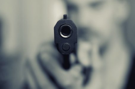 बिहार में शादी से पहले ब्यूटी पार्लर में सज रही थी दुल्हन, प्रेमी ने मार दी गोली