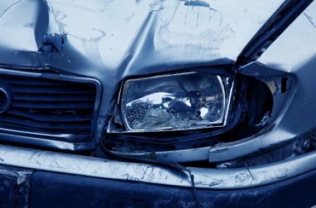 यूपी : देवरिया में कार-ट्रक की टक्कर में 5 की मौत