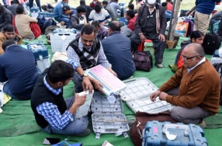 यूपी निकाय चुनाव : 17 में से 15 नगर निगम सीटों में बीजेपी को बढ़त