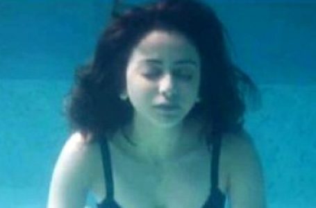 ‘आई लव यू’ सीन के लिए 14 घंटे तक पानी में रहीं रकुल प्रीत सिंह