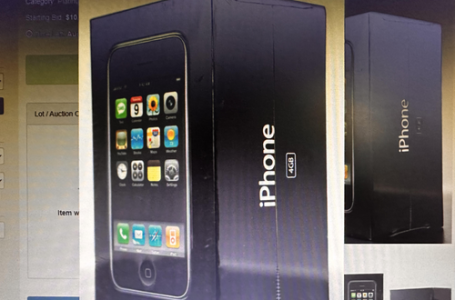 डेढ़ करोड़ रुपये में बिका 16 साल पुराना आईफोन