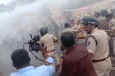 बिहार : भाजपा के विधानसभा मार्च पर पुलिस ने जमकर चलाई लाठियां, 1 की मौत