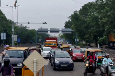 दिल्‍ली में यमुना का जलस्तर घटा, आईटीओ पर ट्रैफिक बहाल