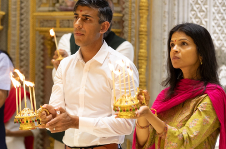 ब्रिटेन के प्रधानमंत्री ऋषि सुनक ने अक्षरधाम मंदिर का किया दौरा