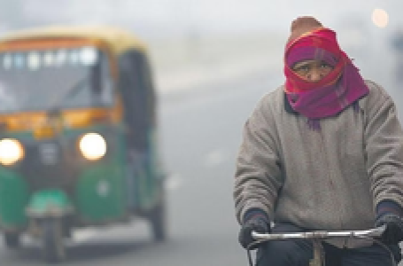 दिल्ली में न्यूनतम तापमान 7.6 डिग्री, वायु गुणवत्ता अब भी ‘गंभीर’