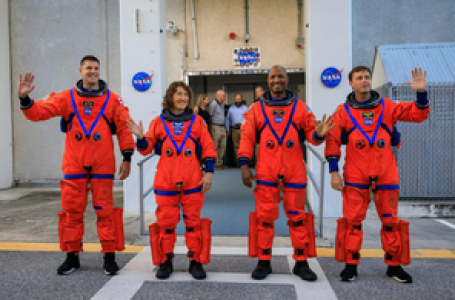 नासा ने अंतरिक्ष यात्रियों को चंद्रमा पर भेजने के मिशन को 2026 तक टाला